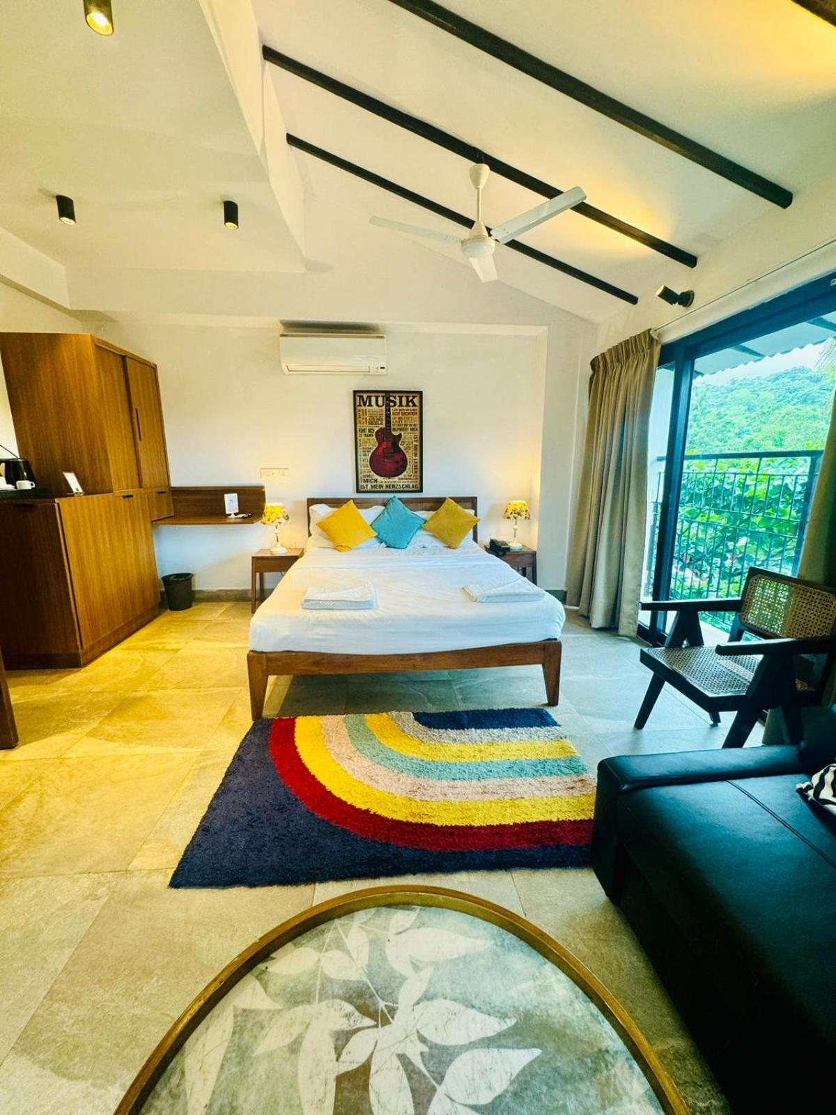 Half Hotel, กาลังกูติ ภายนอก รูปภาพ